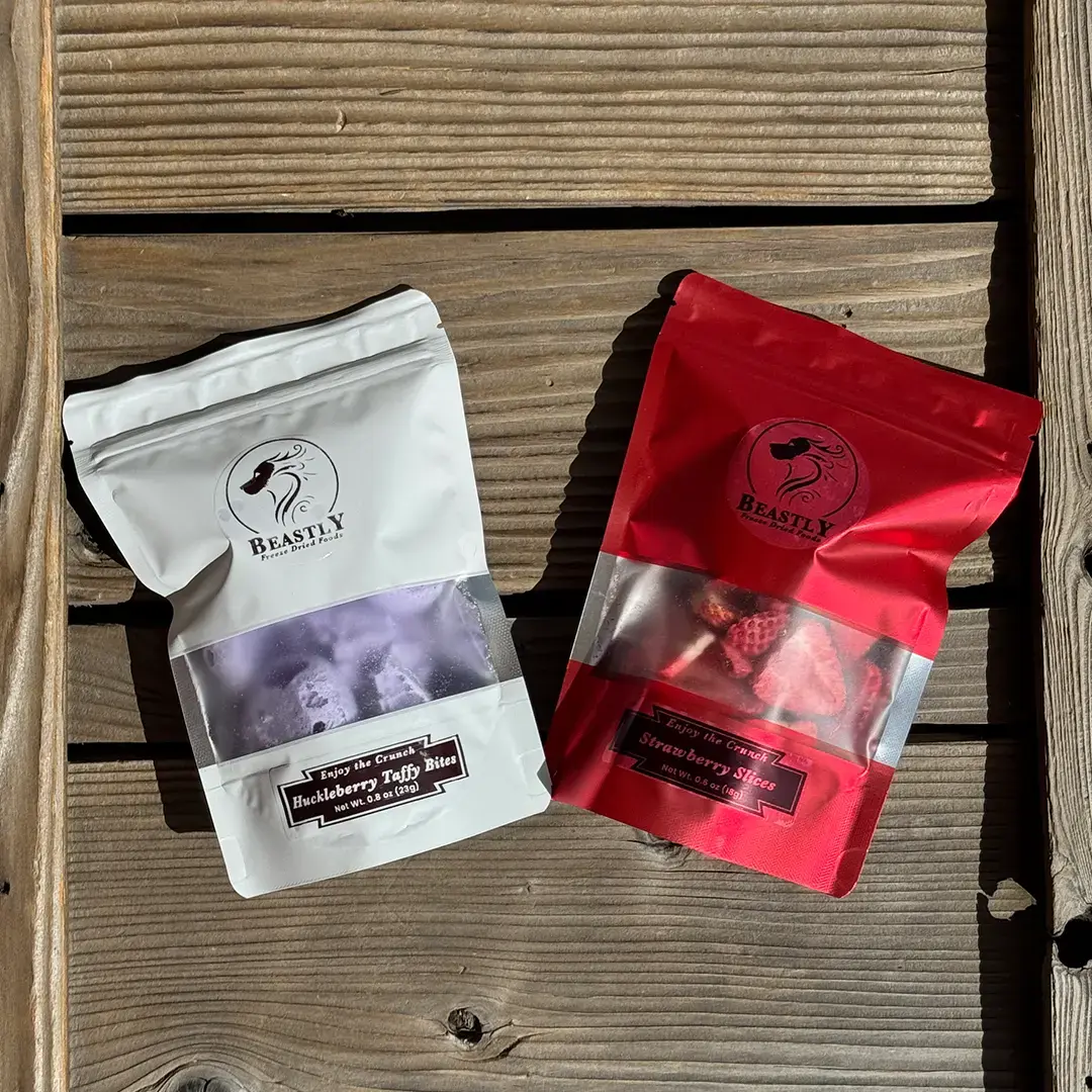 Freeze Dried Salt Water Taffy & Strawberry Slices Freeze Dried Salt Water Taffy & Strawberry Slices